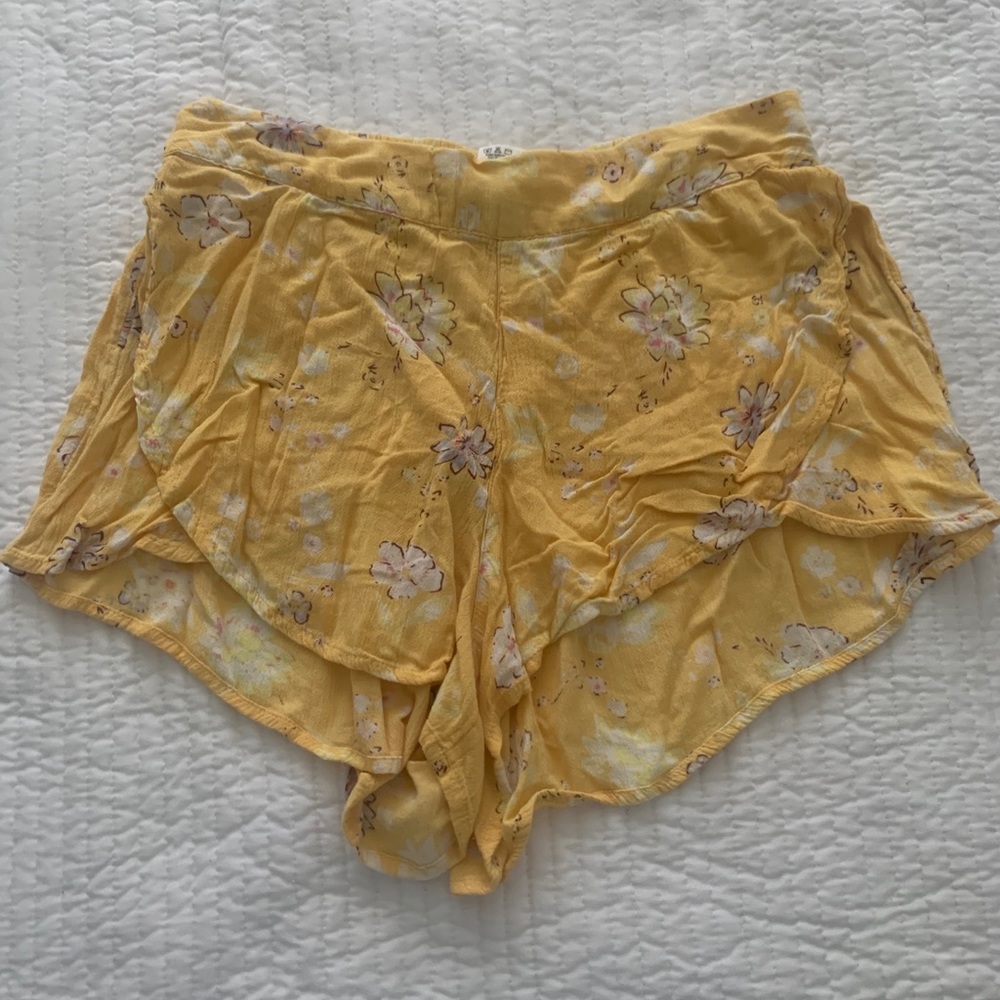 Billabong floral yellow shorts